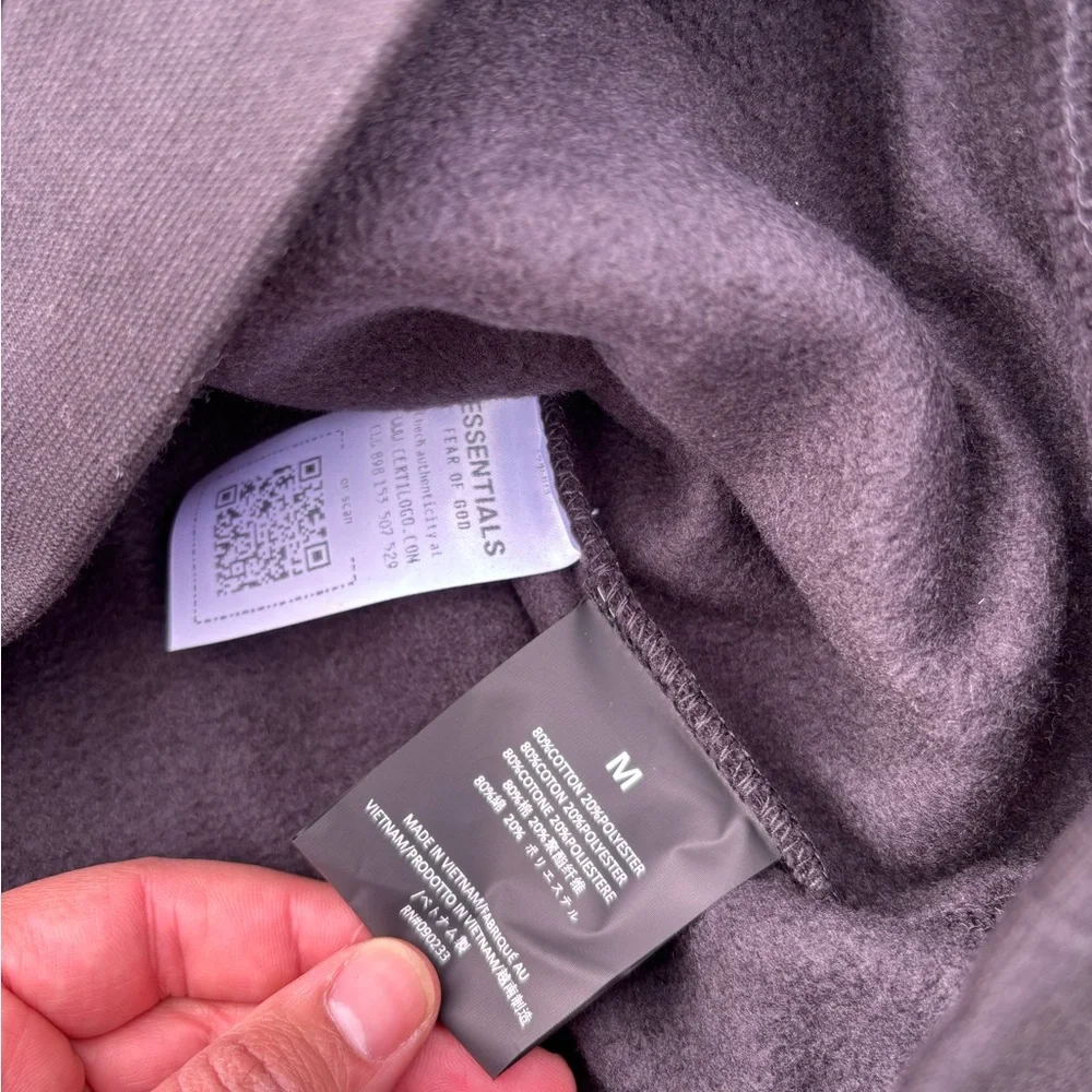 Fear of God Essentials Hoodie Black FW24 - Picture 4 of 6